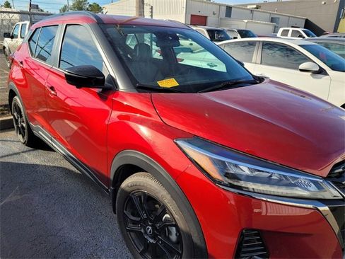 Used 2023 Nissan Kicks SR w/ SR Premium Package image 9