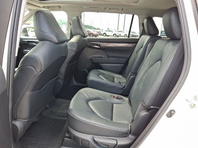 Used 2020 Toyota Highlander Platinum AWD/4WD image 10