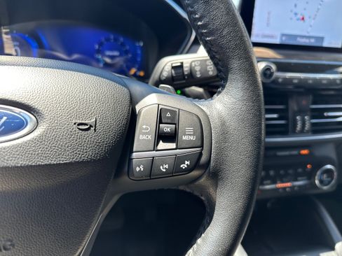 Used 2020 Ford Escape Titanium AWD/4WD image 34