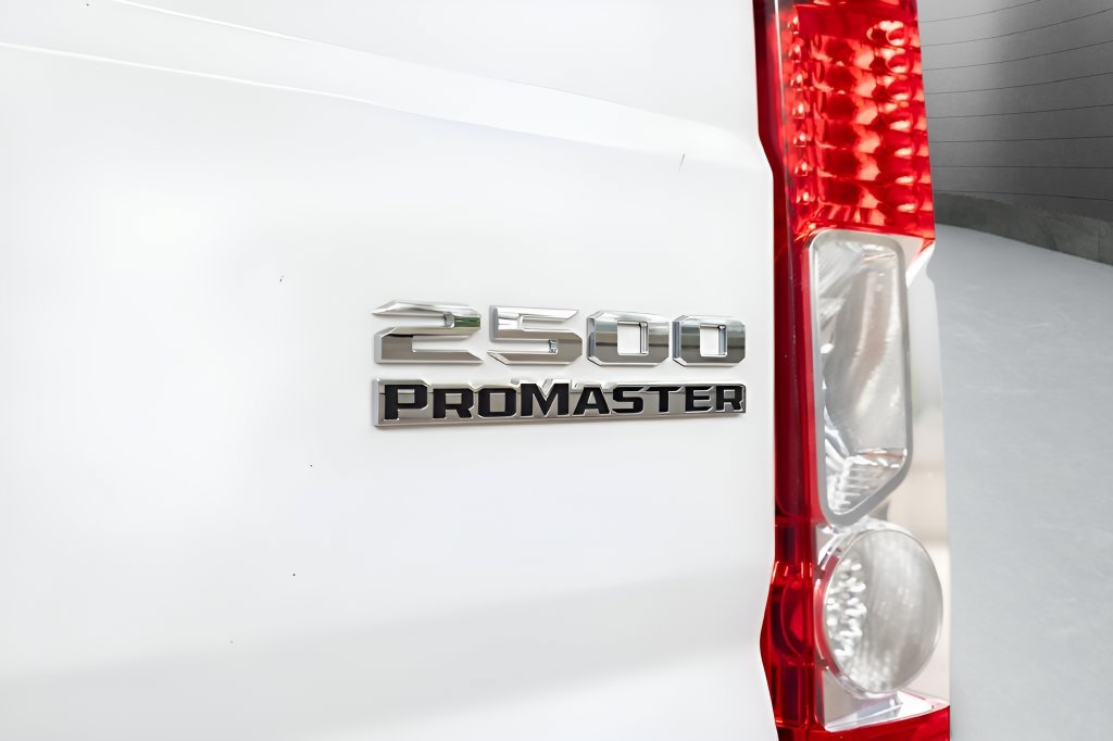 Used 2025 RAM ProMaster 2500 w/ Convenience Group FWD image 15