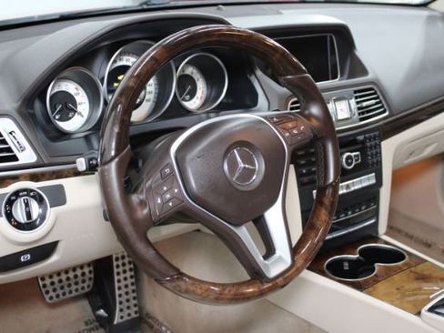 Used 2014 Mercedes-Benz E 350 4MATIC image 13
