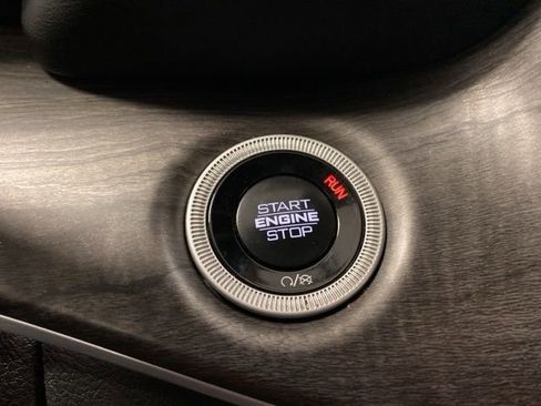 Used 2024 Jeep Grand Cherokee L Limited w/ Luxury Tech Group II image 21