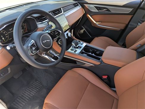 New 2026 Jaguar F-PACE R-Dynamic S image 17
