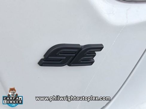 Used 2025 Toyota Corolla SE FWD image 17