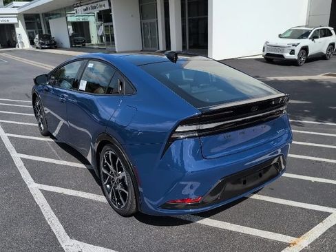 New 2026 Toyota Prius Plug-In Hybrid FWD image 9