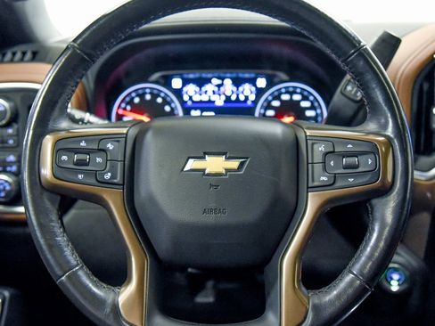 Used 2021 Chevrolet Silverado 1500 High Country w/ Technology Package image 32