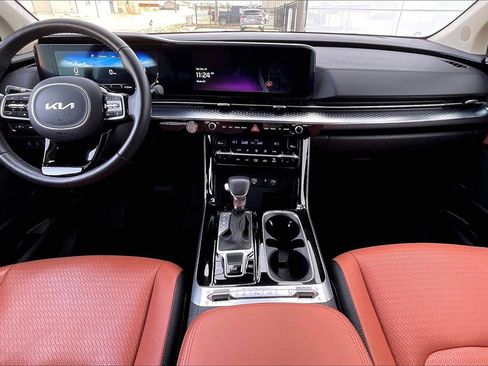 Certified 2024 Kia Carnival SX Prestige image 14