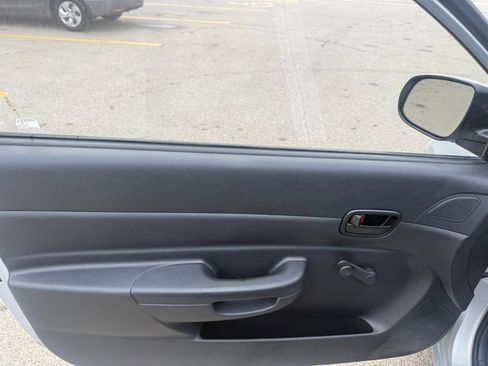 Used 2011 Hyundai Accent GS image 9