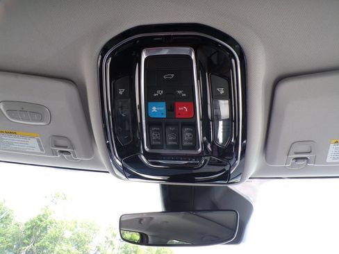 Used 2023 Jeep Grand Cherokee Overland AWD/4WD image 32