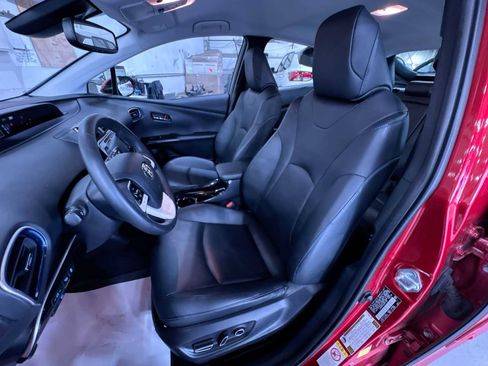 Used 2017 Toyota Prius Four Touring w/ Premium Convenience Package FWD image 14
