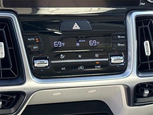 Used 2023 Kia Sorento EX w/ Panoramic Sunroof Package image 22