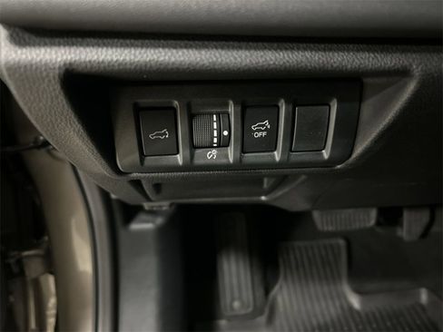 Certified 2023 Subaru Outback Limited image 17