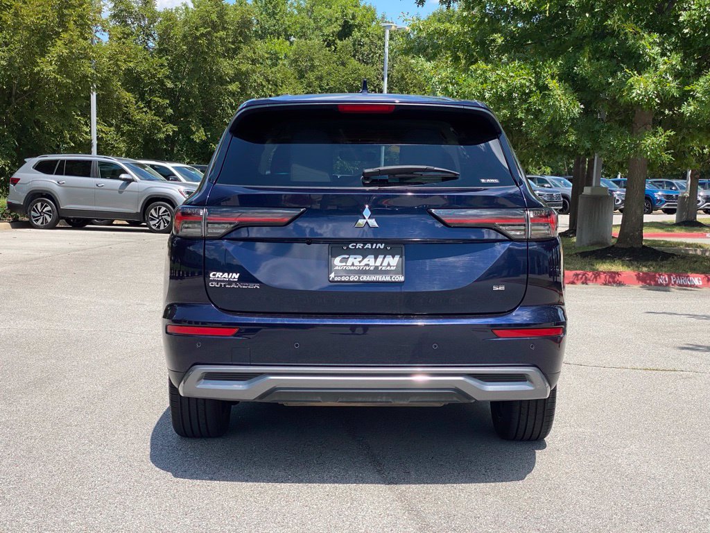 Used 2025 Mitsubishi Outlander SE AWD/4WD image 6