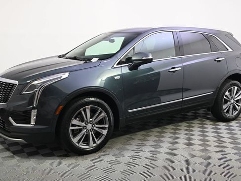 Used 2020 Cadillac XT5 Premium Luxury AWD/4WD image 2