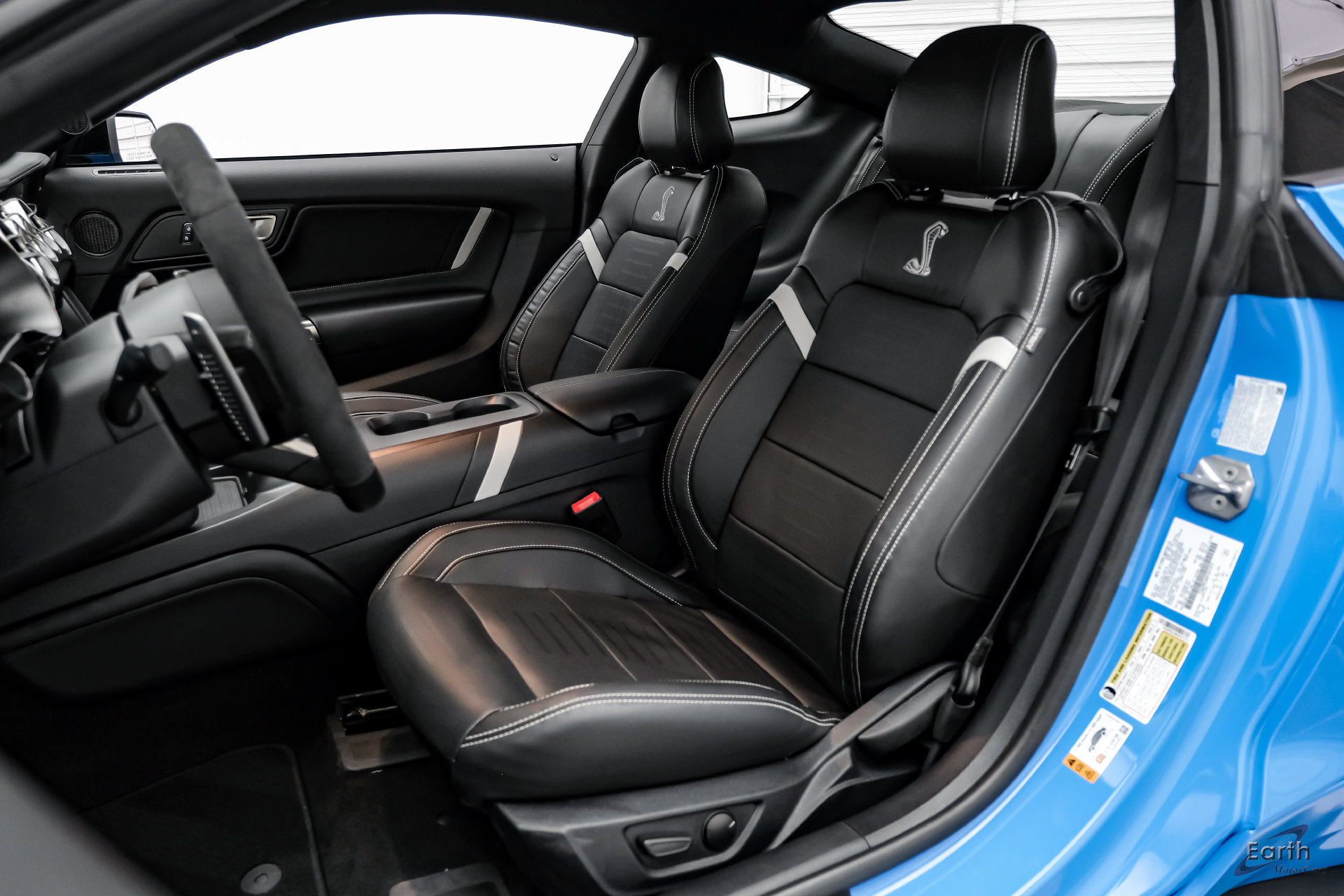Used 2022 Ford Mustang Shelby GT500 w/ Technology Package RWD image 40