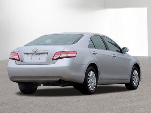 Used 2011 Toyota Camry image 5