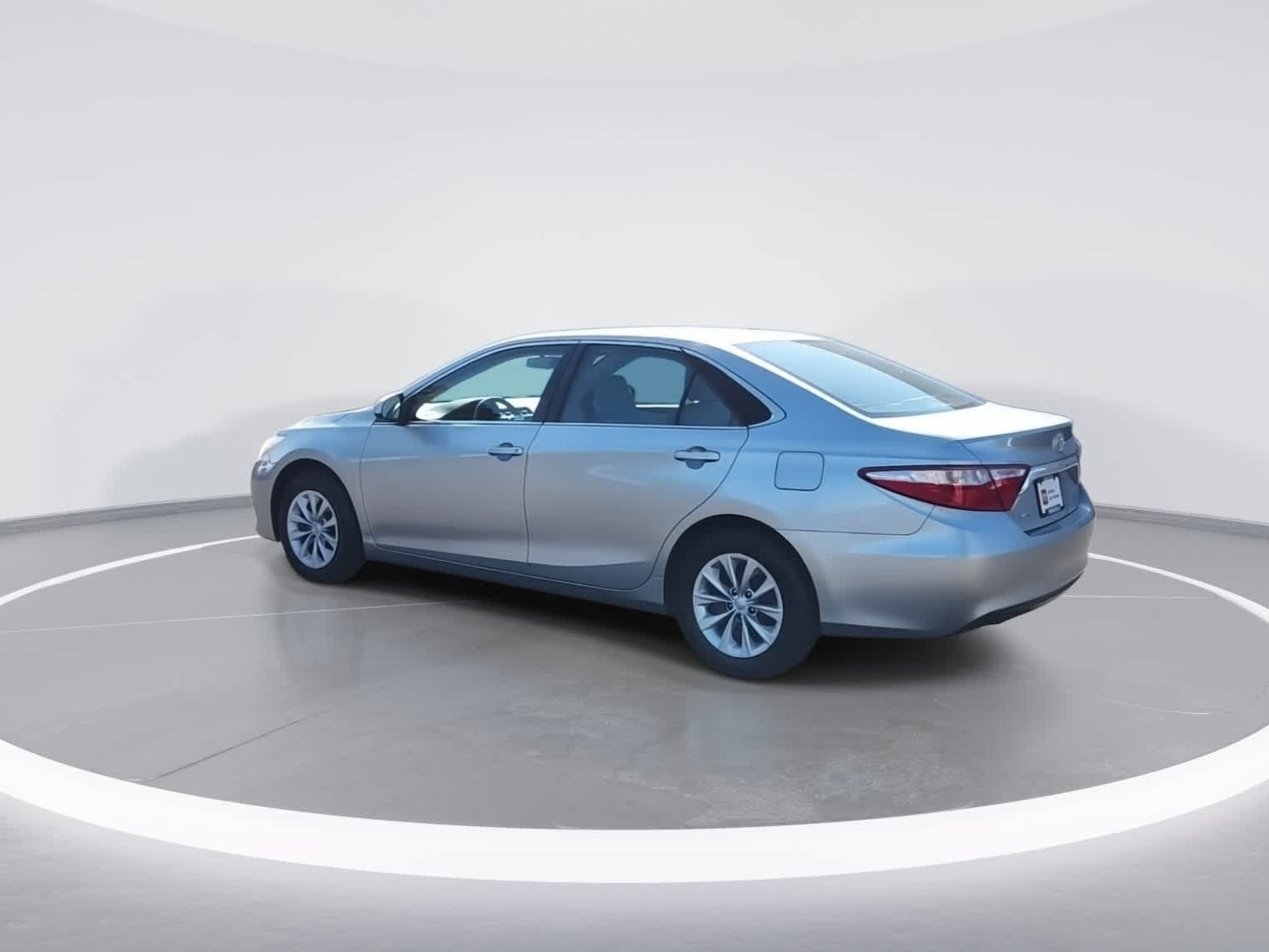 Certified 2016 Toyota Camry LE FWD image 6