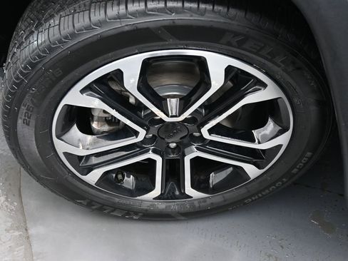 Certified 2022 Jeep Compass Limited image 18