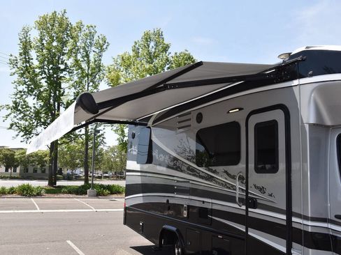 Used 2017 Mercedes-Benz Sprinter 3500 image 22