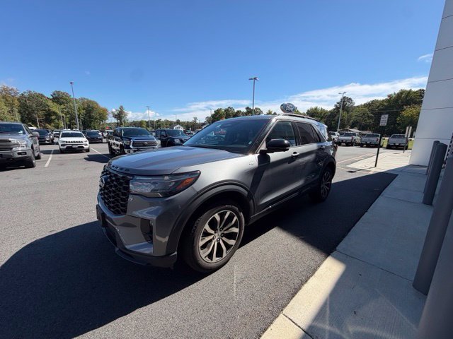 Used 2025 Ford Explorer ST-Line AWD/4WD image 8