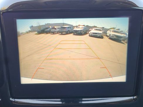 Used 2018 Chevrolet Traverse LT AWD/4WD image 8