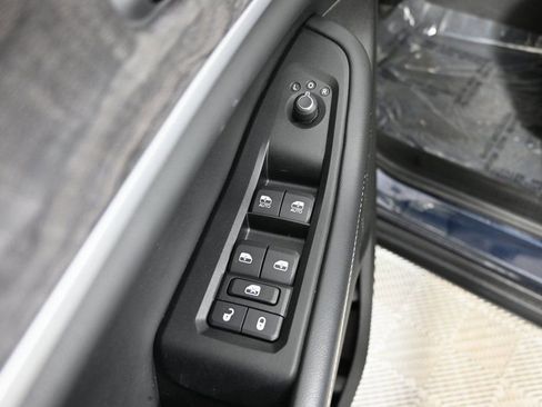 Used 2023 Jeep Grand Cherokee Limited image 23