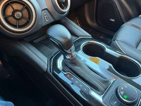 Used 2023 Chevrolet Blazer Premier image 31