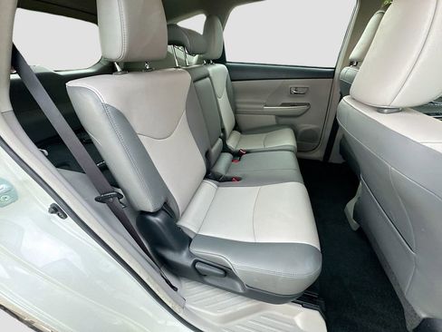 Used 2017 Toyota Prius V Five FWD image 33