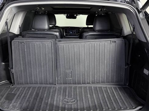 Used 2019 Toyota Highlander Limited Platinum AWD/4WD image 33