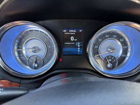 Used 2014 Chrysler 300 RWD image 11