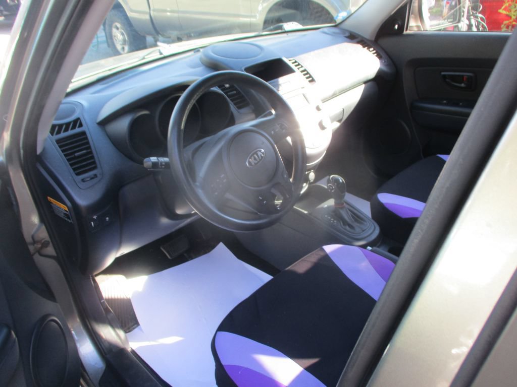 Used 2013 Kia Soul FWD image 10