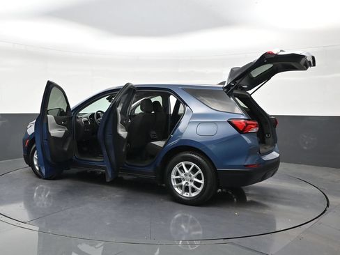 Used 2024 Chevrolet Equinox LS FWD image 31