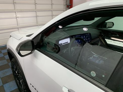 New 2026 Chevrolet Traverse Z71 image 8