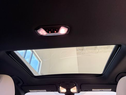 Used 2021 BMW 330i Sedan w/ Executive Package image 21