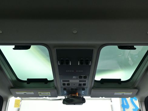 Used 2024 INEOS Grenadier Fieldmaster Edition image 17