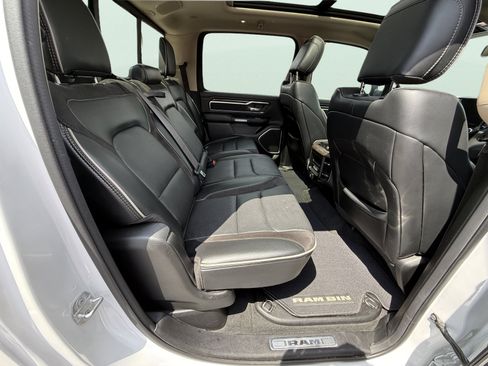 Used 2020 RAM 1500 Laramie AWD/4WD image 16