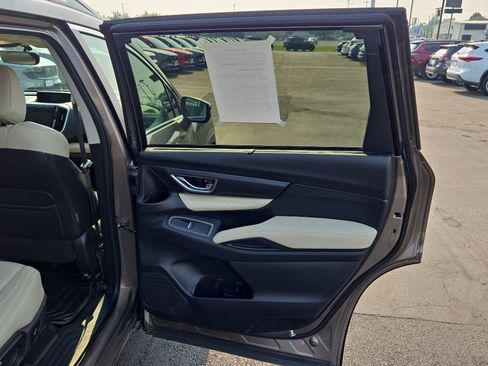 Used 2022 Subaru Ascent Limited AWD/4WD image 16