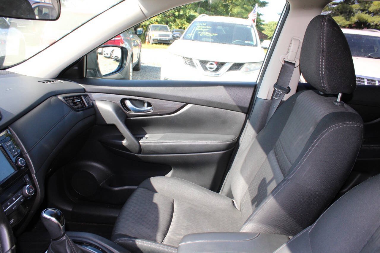 Used 2018 Nissan Rogue SV AWD/4WD image 14