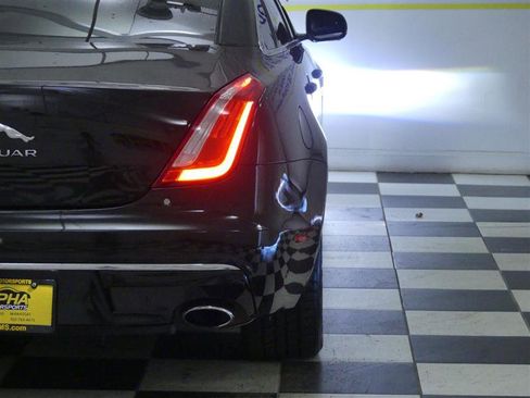 Used 2017 Jaguar XJ L Supercharged image 39