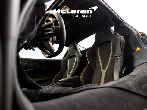 Used 2024 McLaren 750S Spider RWD image 20