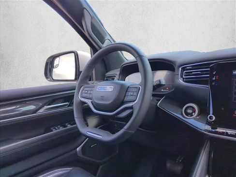 Used 2022 Jeep Wagoneer Series I image 28