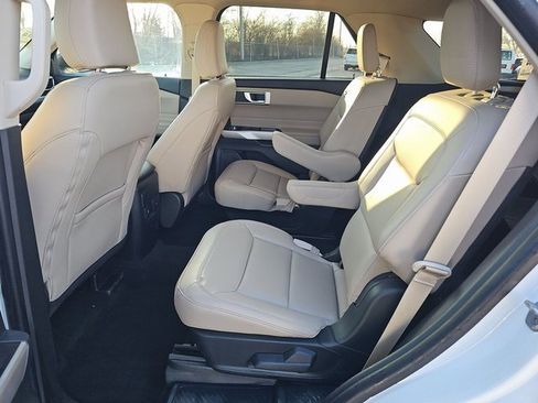 Used 2023 Ford Explorer XLT w/ Equipment Group 202A image 5