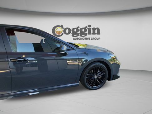 Certified 2025 Toyota Camry SE FWD image 32