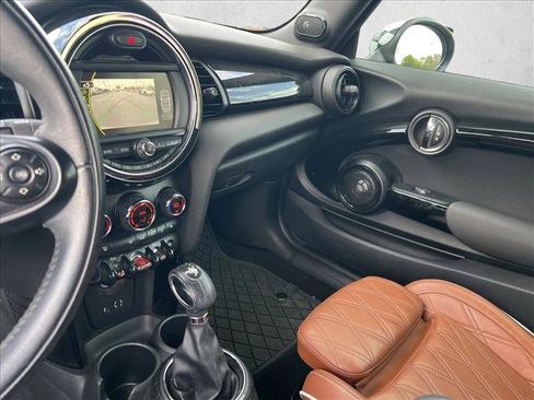 Used 2016 MINI Cooper Convertible image 15