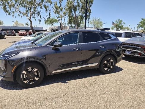 Certified 2026 Kia Sportage LX FWD image 3