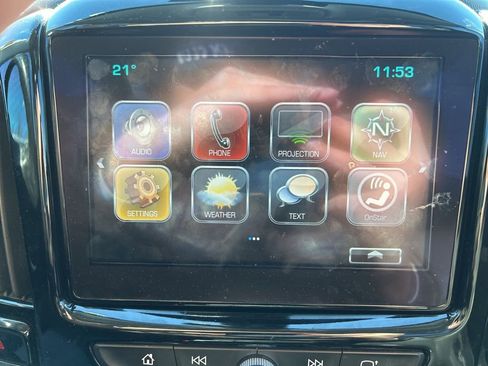 Used 2018 Chevrolet Traverse LT image 22