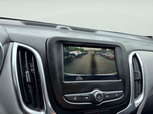 Used 2019 Chevrolet Equinox LS AWD/4WD image 19