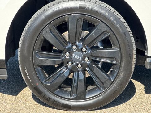 Used 2023 Lincoln Navigator L Reserve AWD/4WD image 38