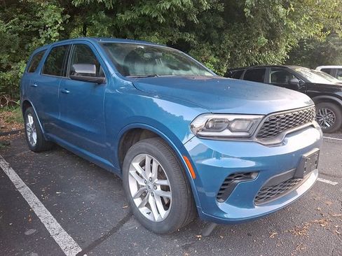 Used 2025 Dodge Durango GT AWD/4WD image 3