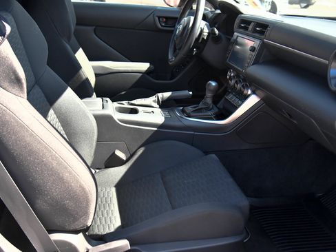 Used 2023 Toyota GR86 w/ ALL Weather Mat Package (TMS) RWD image 37